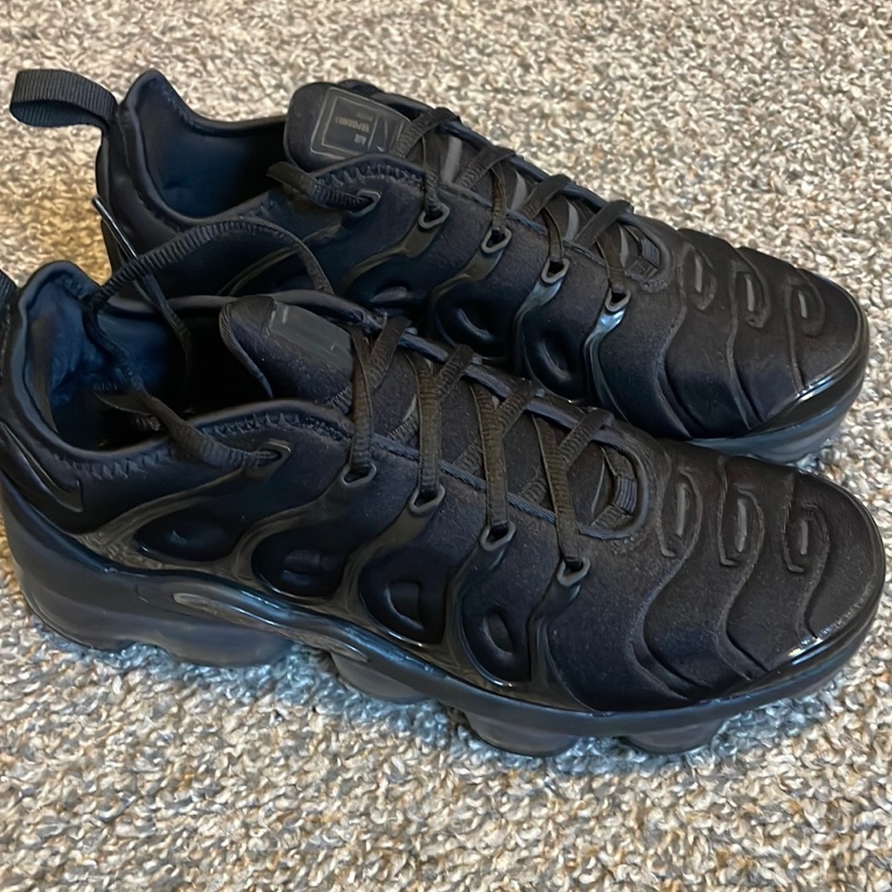 NIKE VAPORMAX PLUS WOMENS 7.5